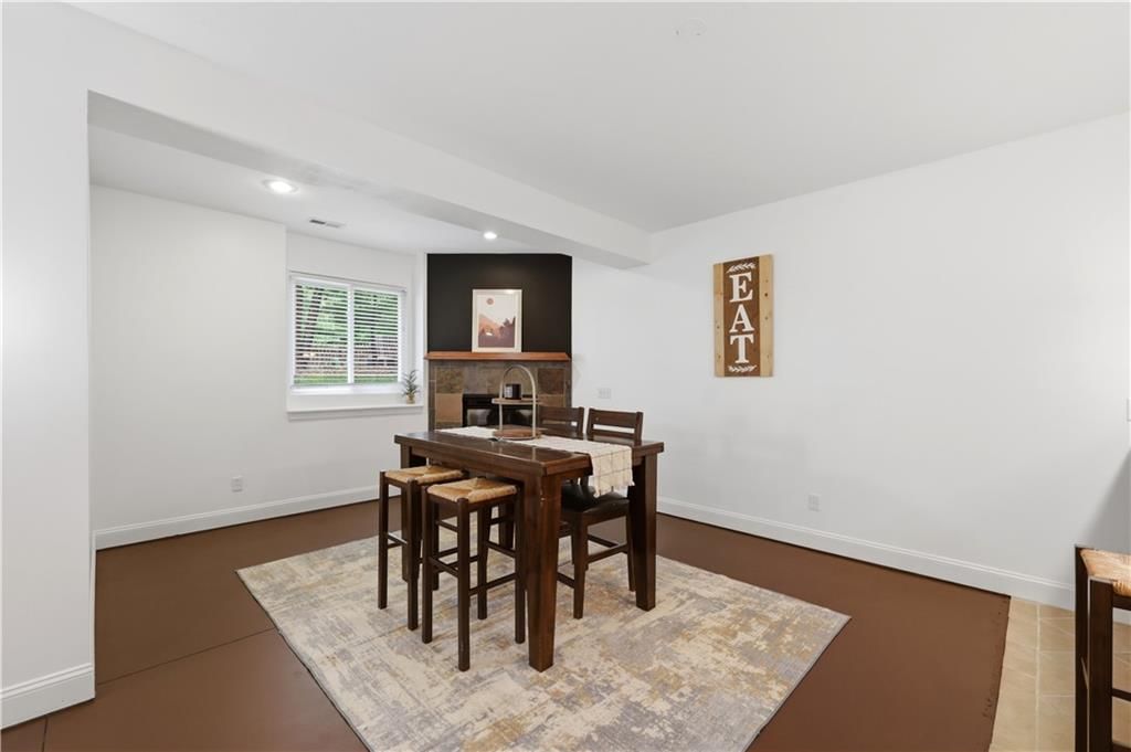 9908 N Lewis Avenue — photo 23