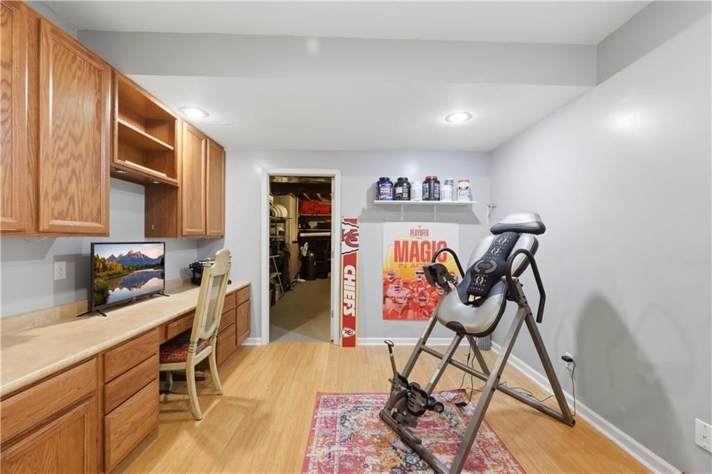9908 N Lewis Avenue — photo 30