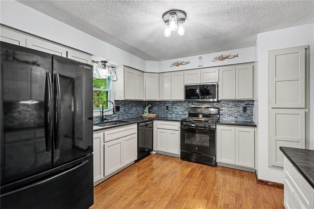 15818 Salem Road — photo 8
