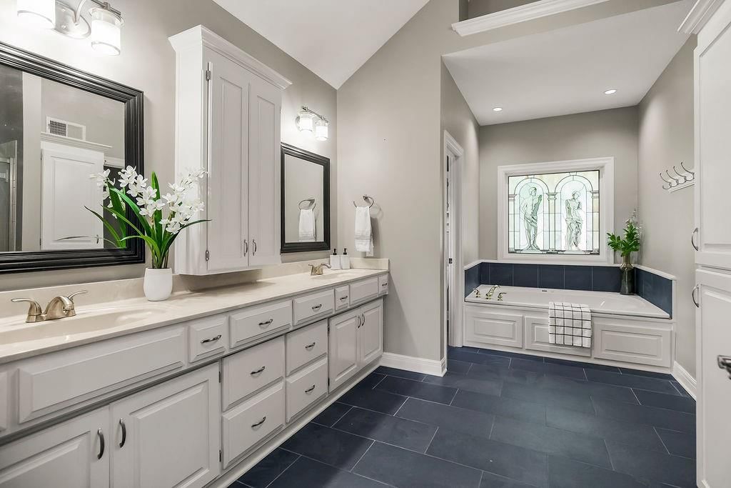 4501 NW Bittersweet Lane — photo 15