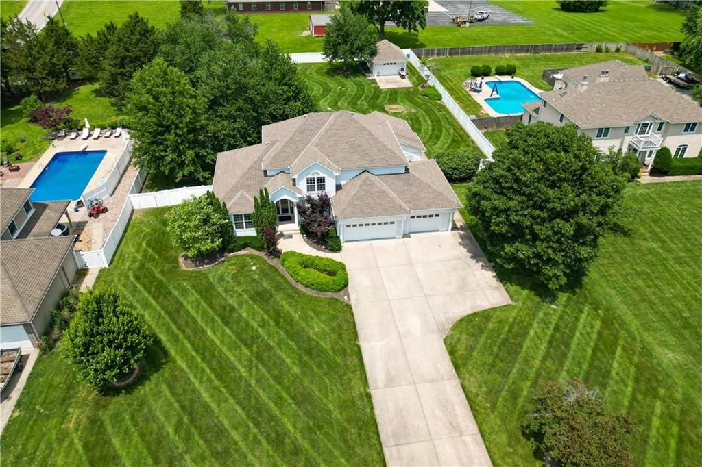 4501 NW Bittersweet Lane — photo 44