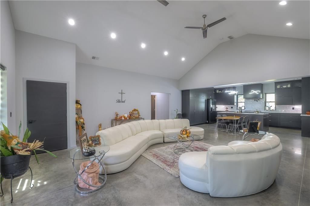 105 Hebar Street — photo 13