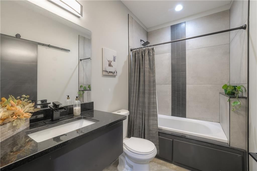 105 Hebar Street — photo 14