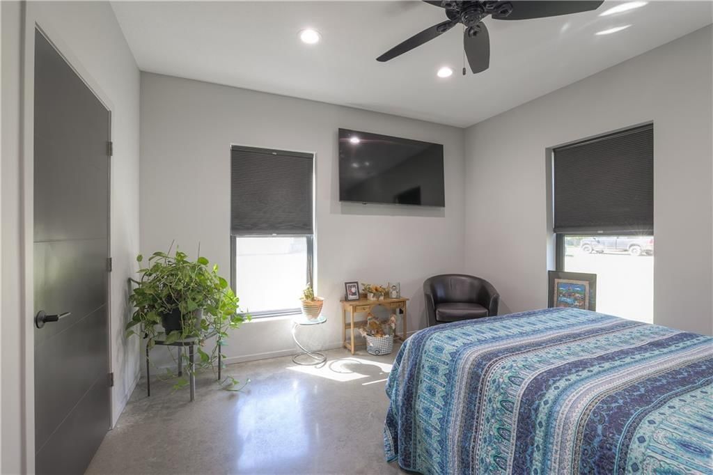 105 Hebar Street — photo 18