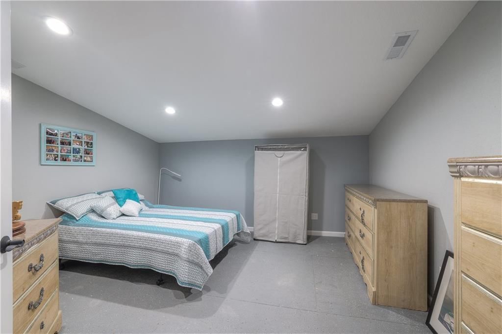 105 Hebar Street — photo 20