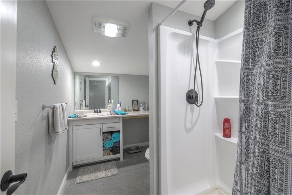 105 Hebar Street — photo 21