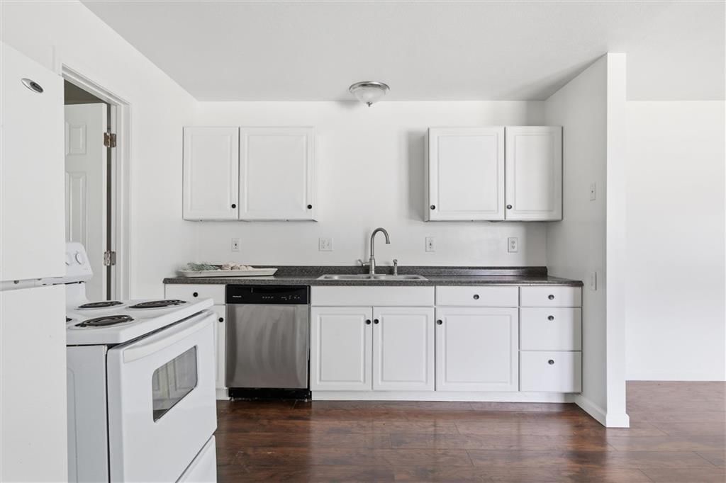 921 E 4th Street — photo 12