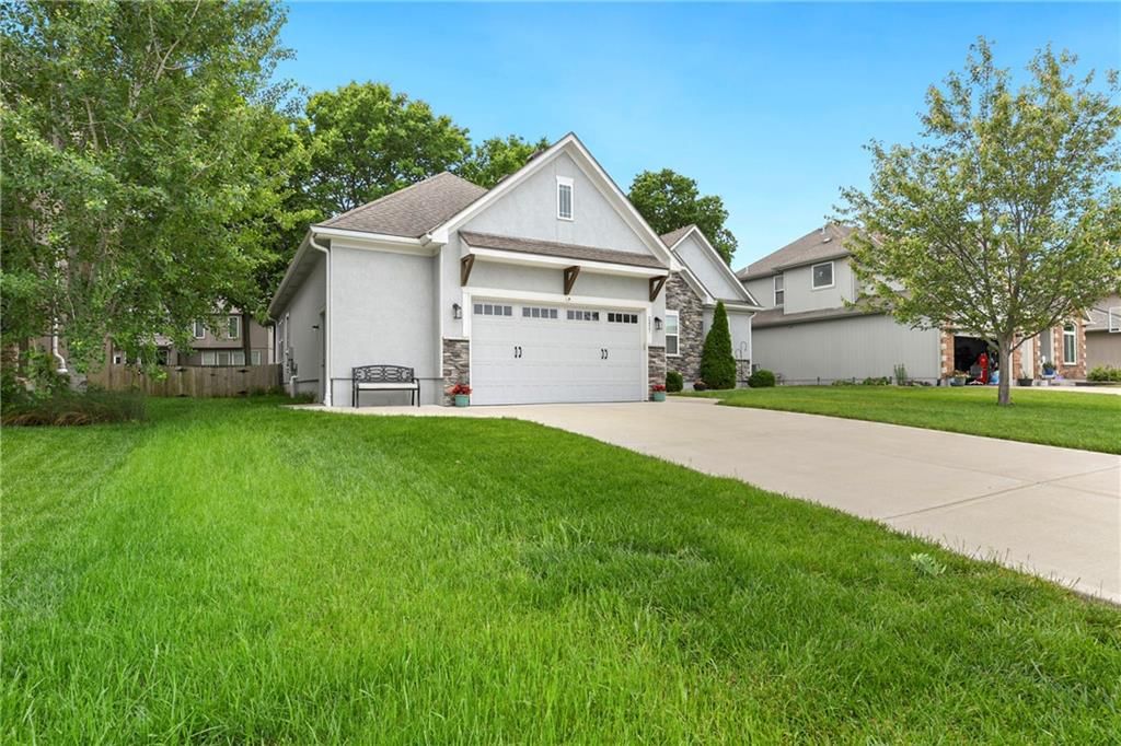 2821 SE Jennifer Drive — photo 2