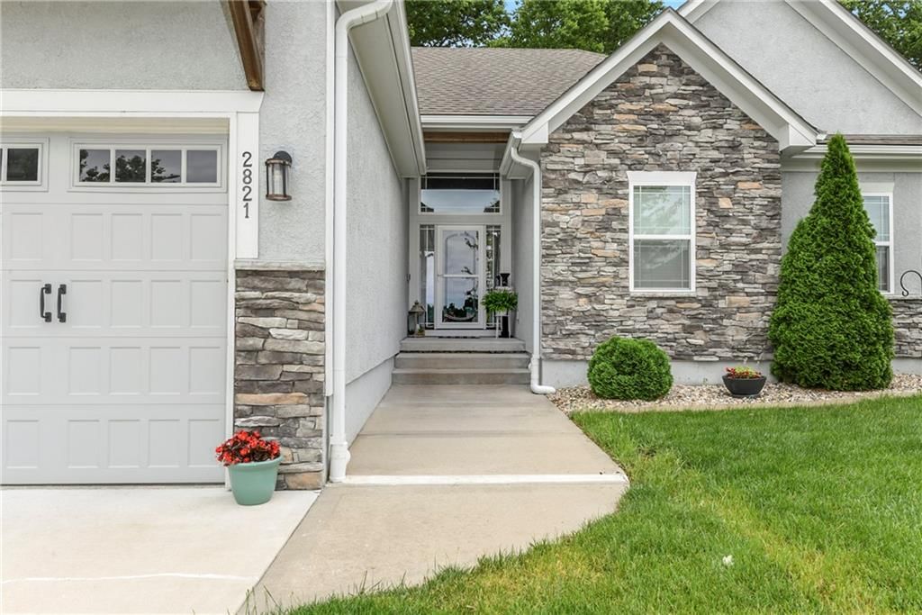 2821 SE Jennifer Drive — photo 4