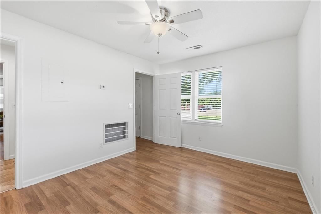907 4th Street — photo 11