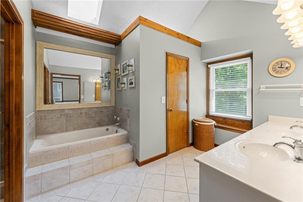 8400 Acuff Lane — photo 23