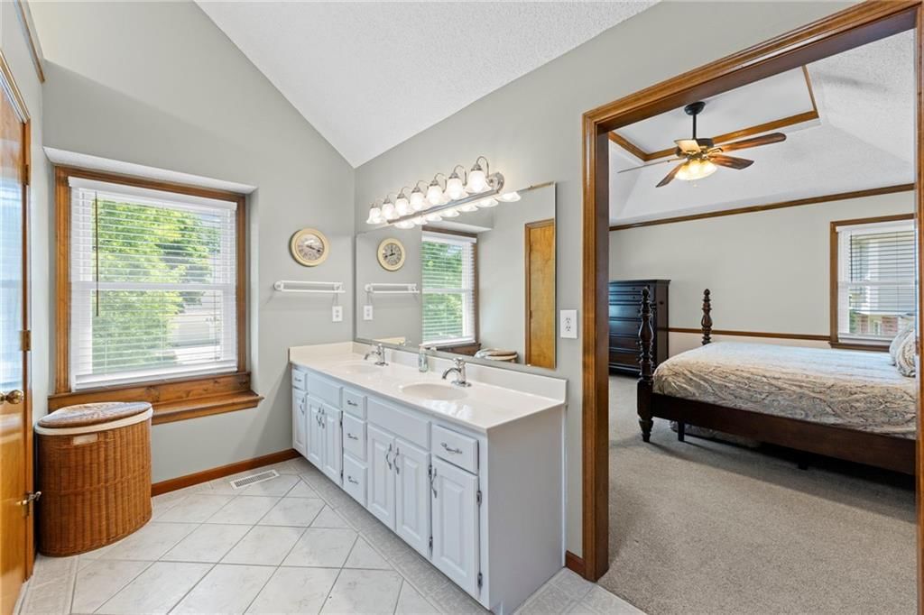 8400 Acuff Lane — photo 24
