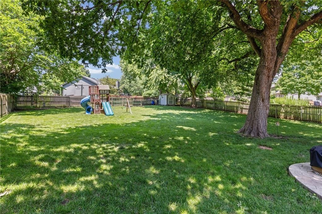 8400 Acuff Lane — photo 40