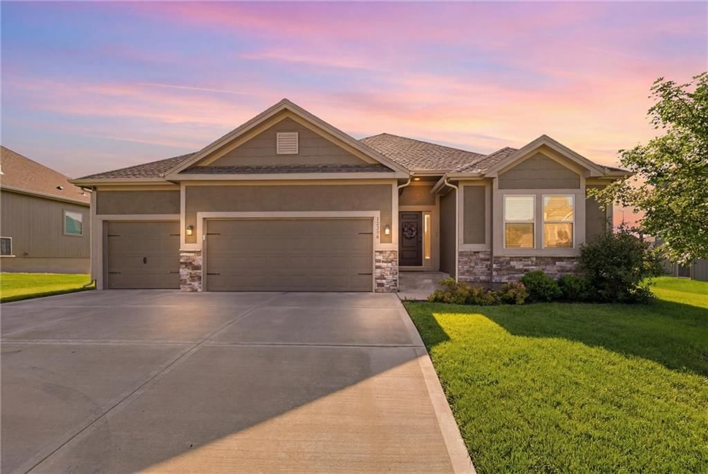 10836 N Crystal Avenue, Kansas City, MO