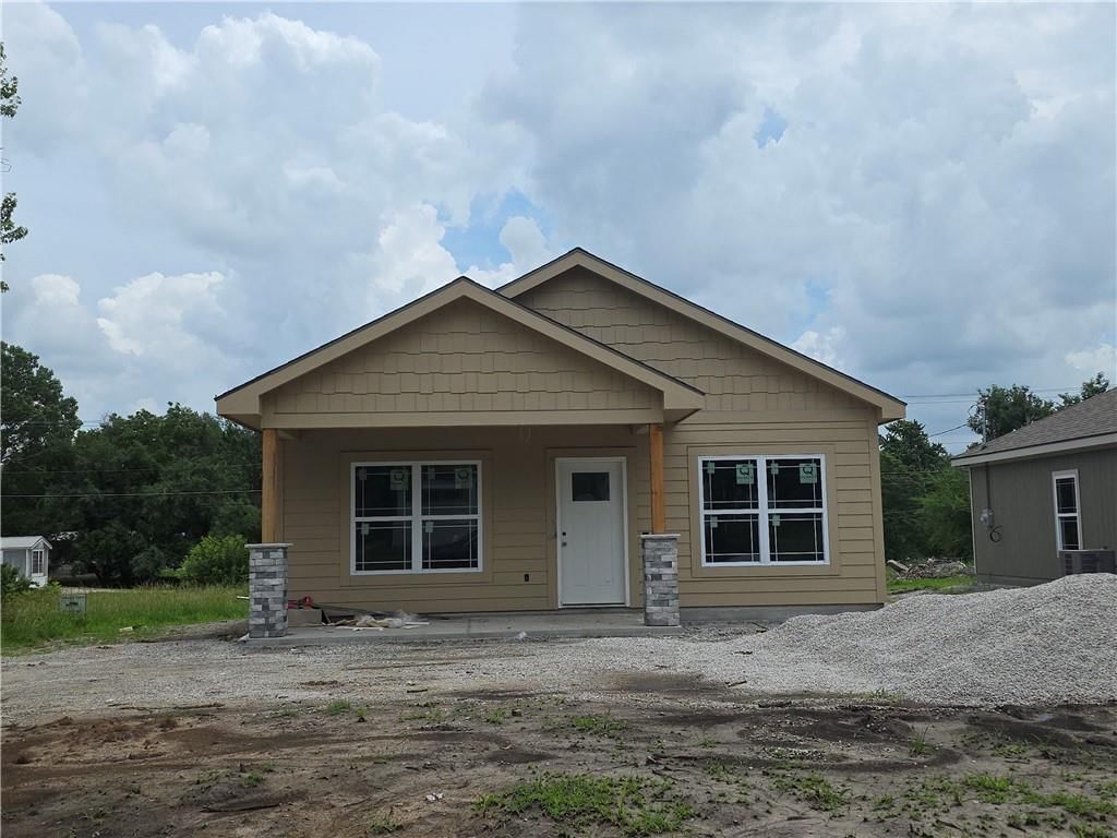 829 S Cherry Street — photo 1