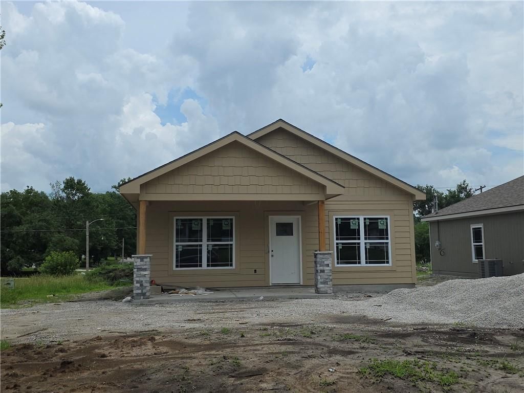 829 S Cherry Street — photo 2
