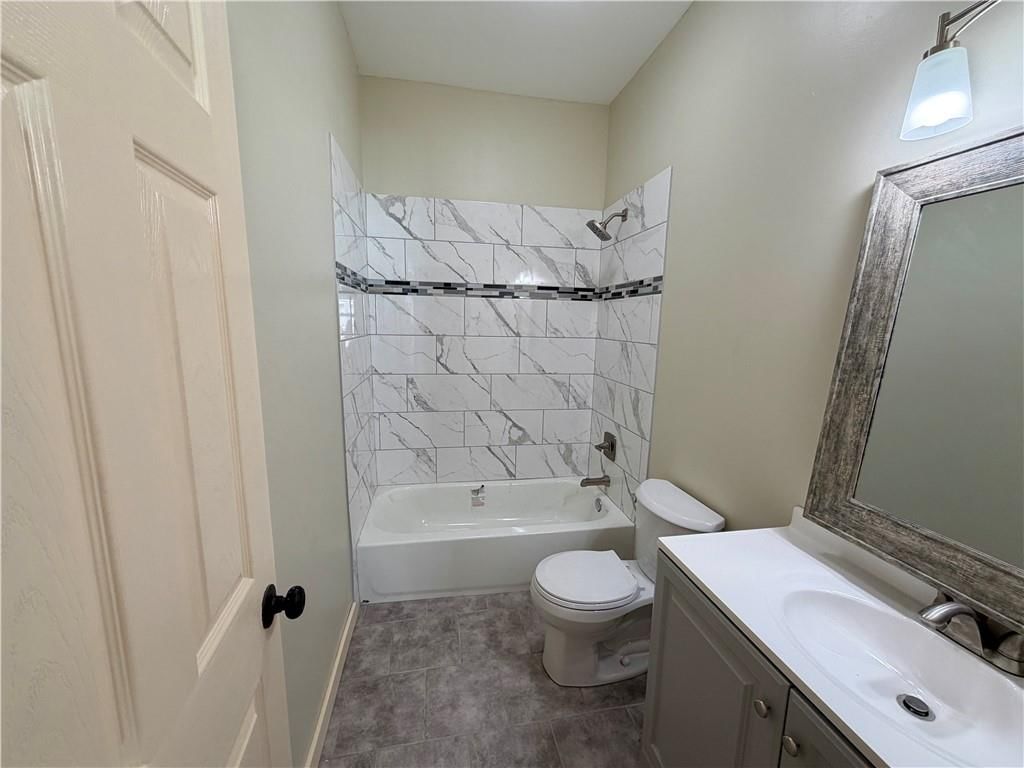 524 Parker Avenue — photo 8