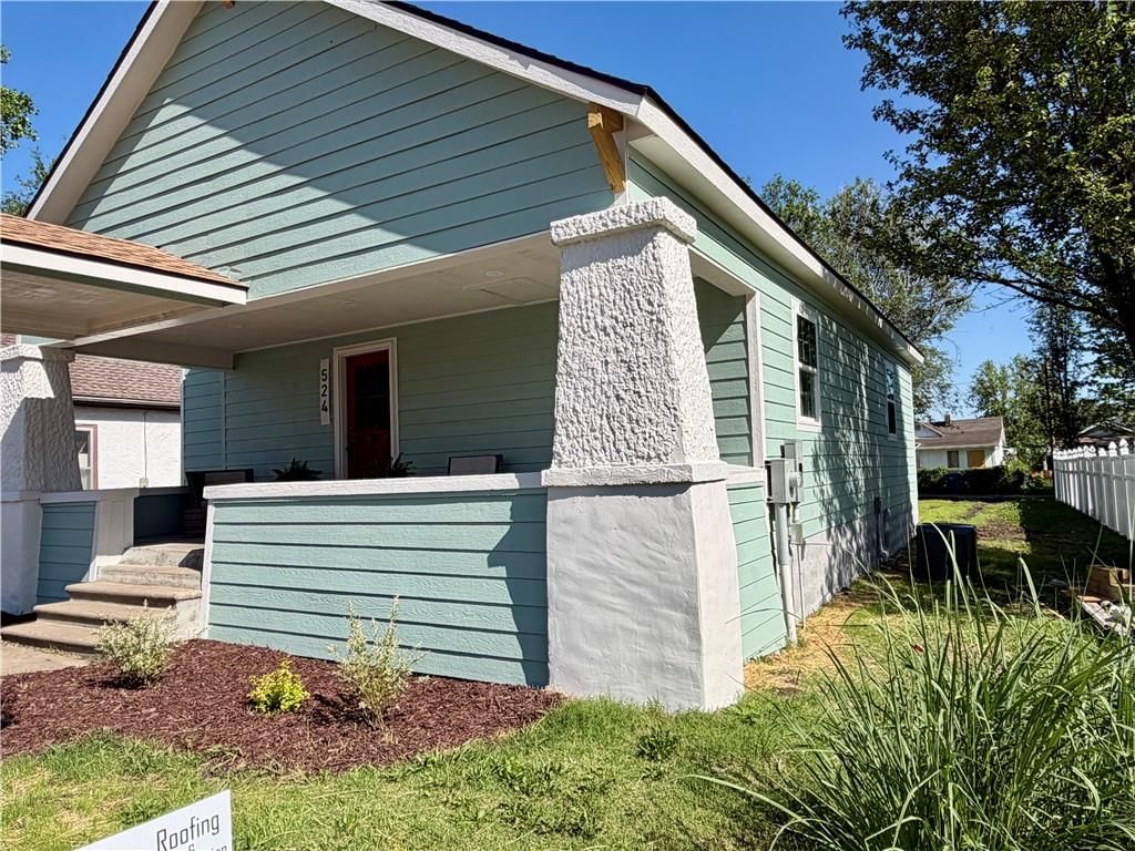 524 Parker Avenue — photo 16