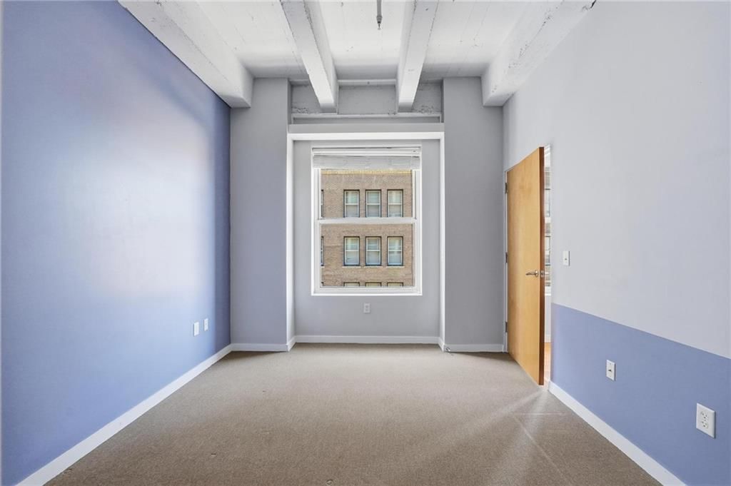 21 W 10TH Street — photo 9