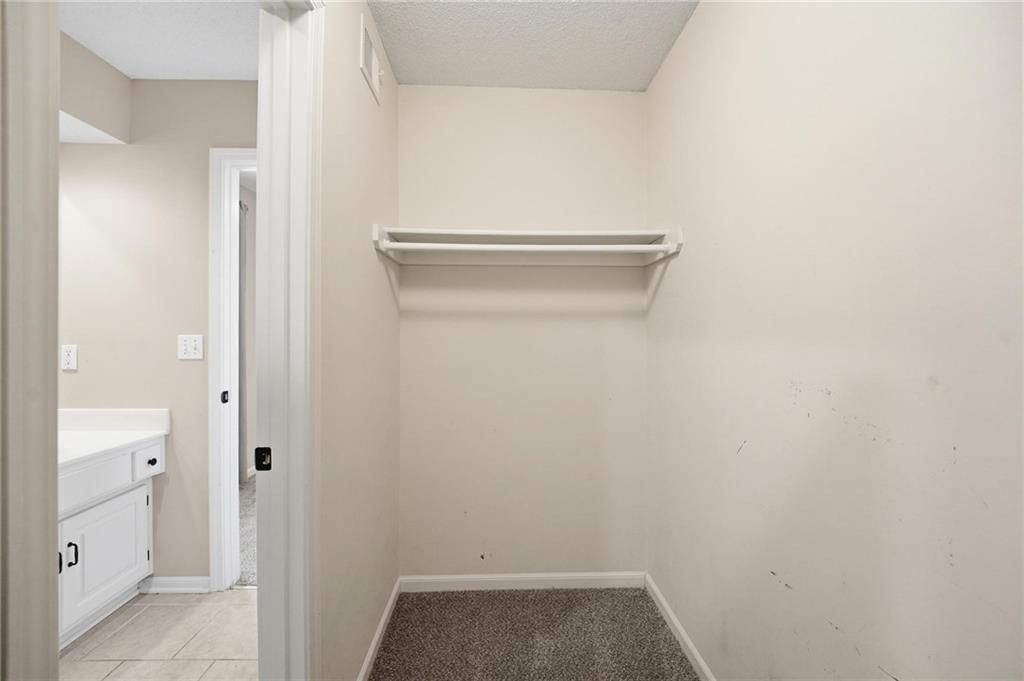 7816 W 147th Terrace — photo 32