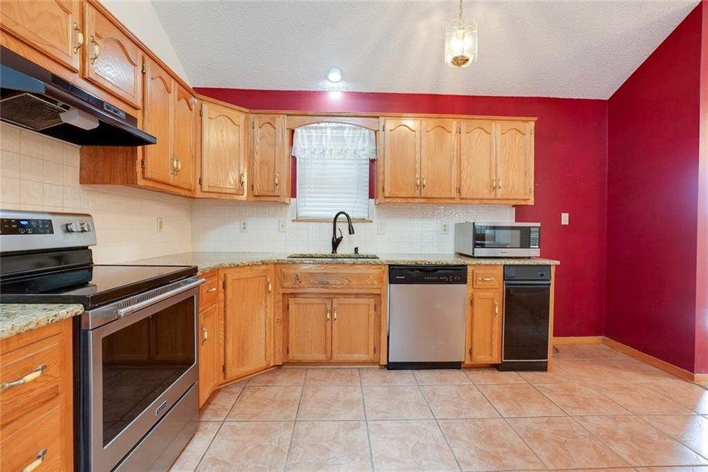 1211 N Davis Road — photo 9