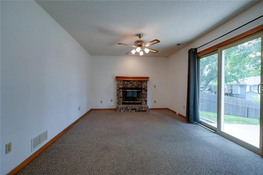1211 N Davis Road — photo 10
