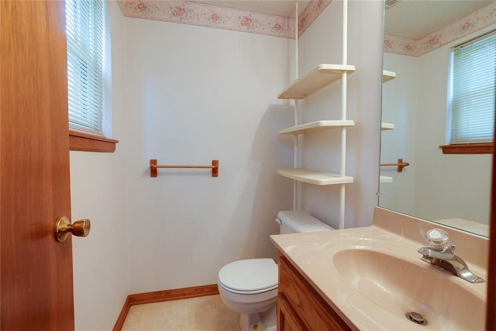 1211 N Davis Road — photo 12