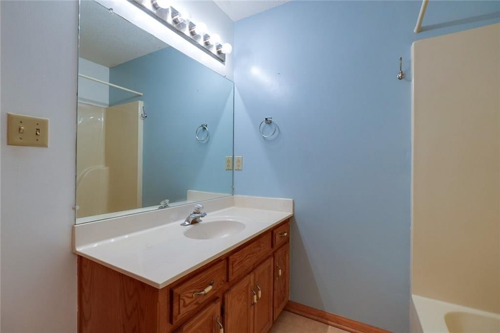 1211 N Davis Road — photo 19