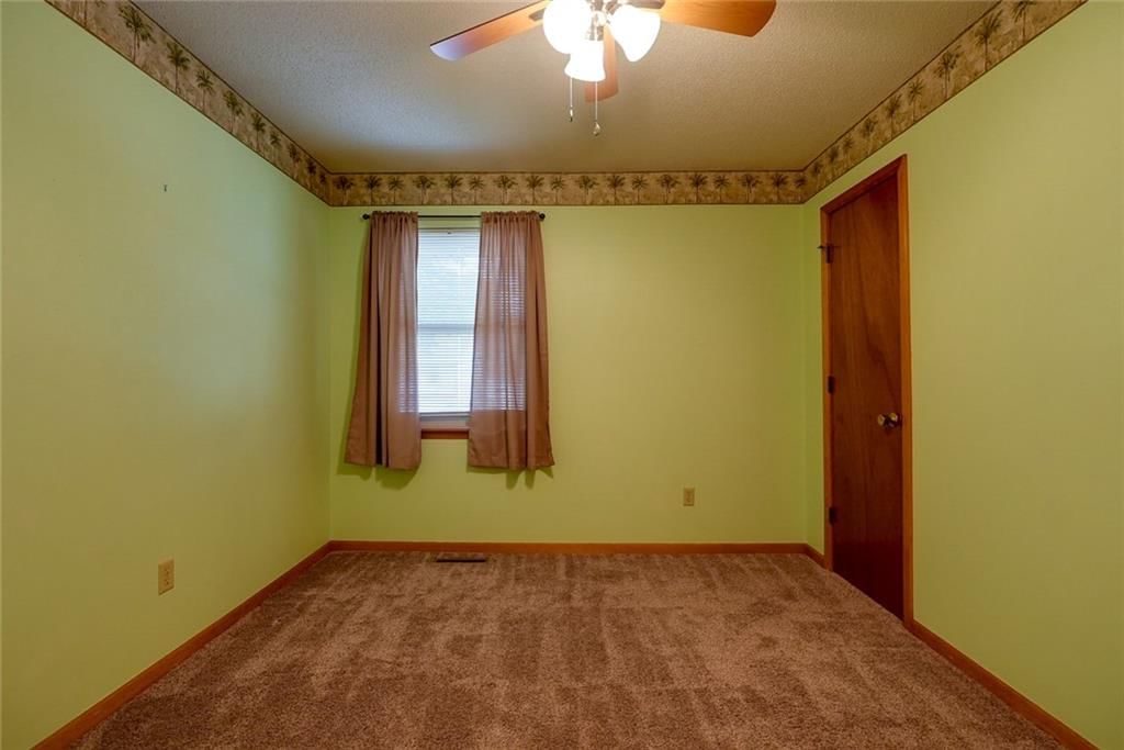 1211 N Davis Road — photo 20