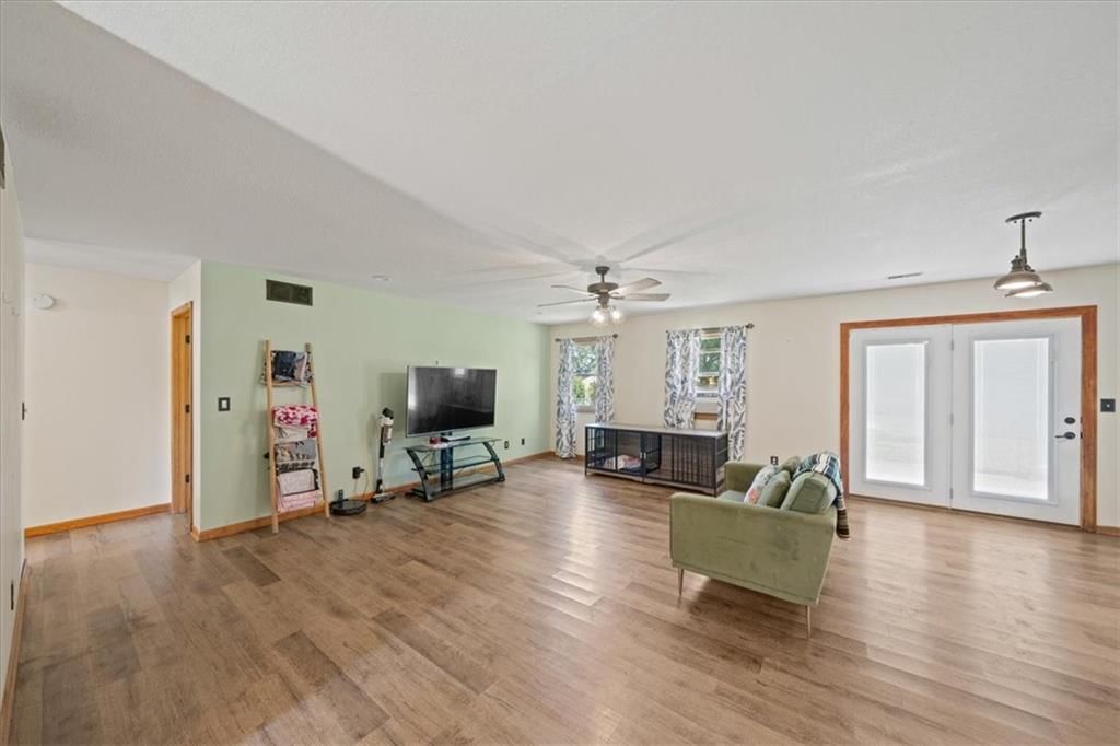 1181 S Delaware Street — photo 4