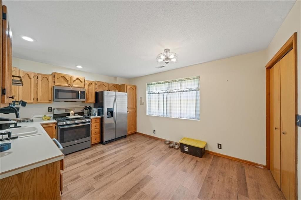 1181 S Delaware Street — photo 9