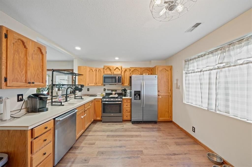 1181 S Delaware Street — photo 10