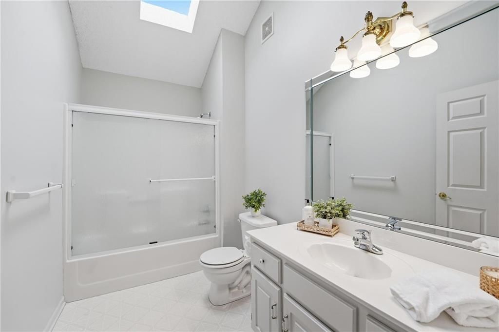 Photo 14 of 58 - 7904 N Cherry Street, Kansas City, MO 64118