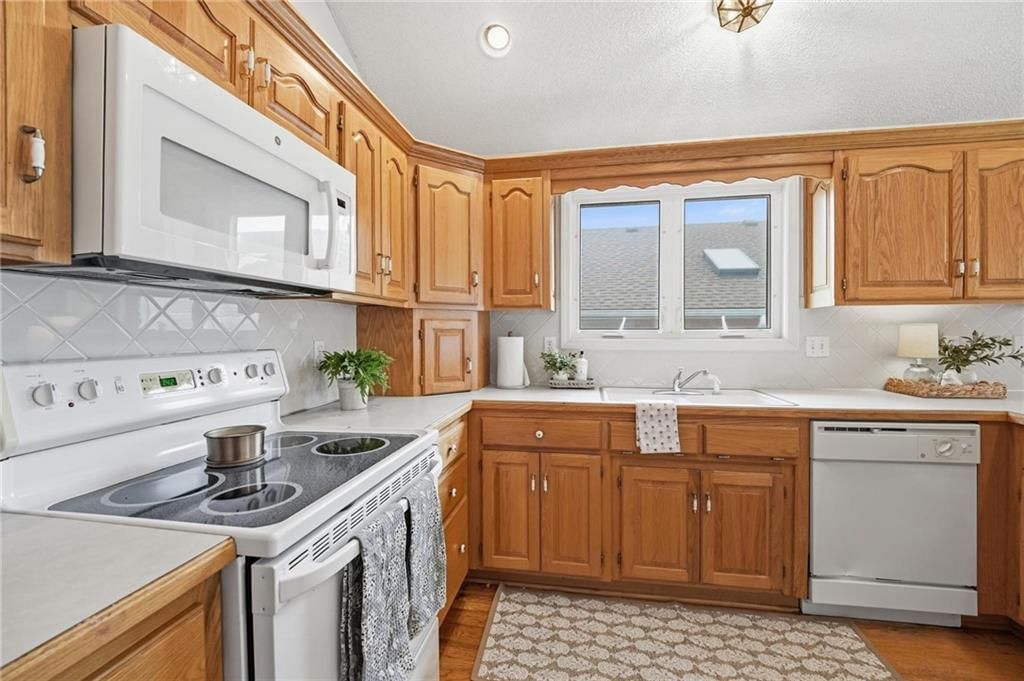 Photo 28 of 58 - 7904 N Cherry Street, Kansas City, MO 64118