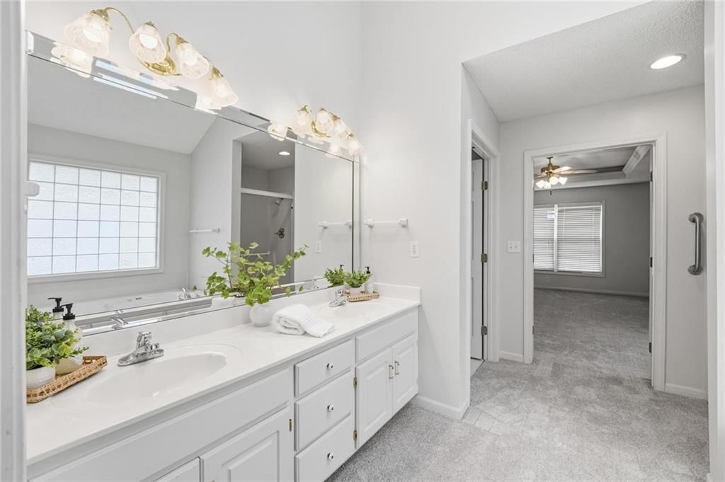 Photo 37 of 58 - 7904 N Cherry Street, Kansas City, MO 64118