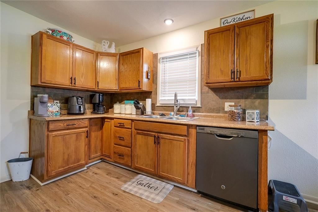 502 W Broadway Street — photo 10