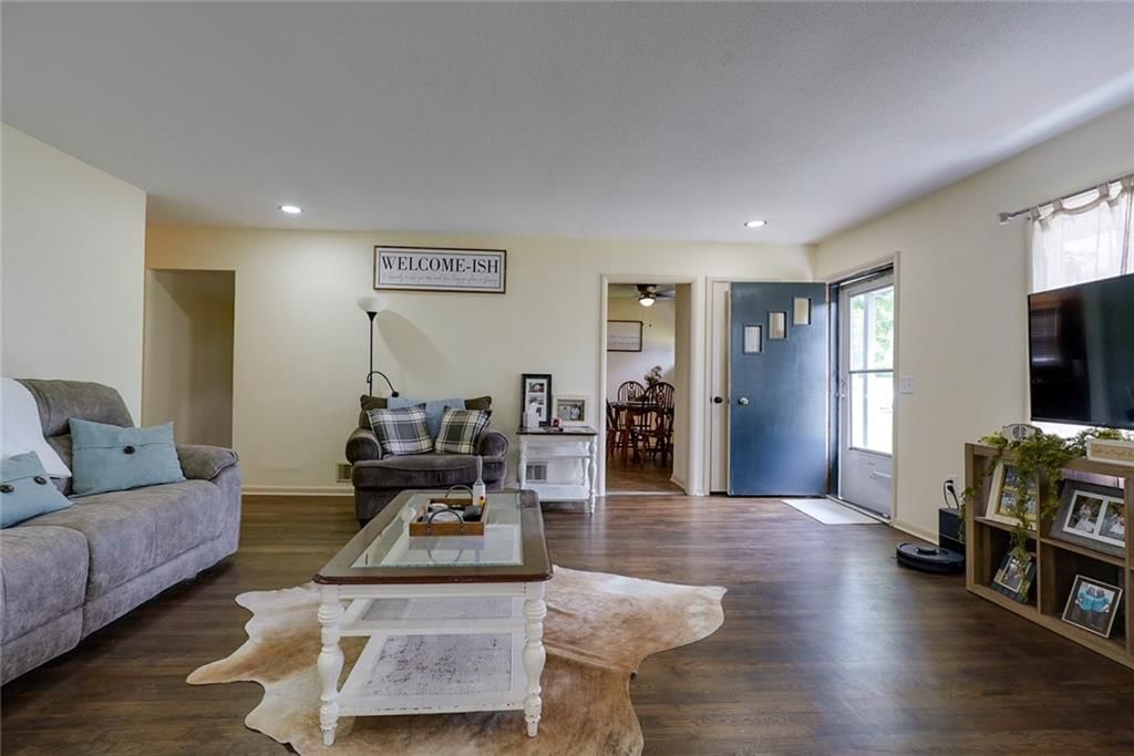 502 W Broadway Street — photo 14
