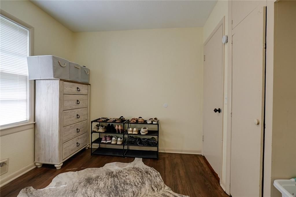 502 W Broadway Street — photo 20