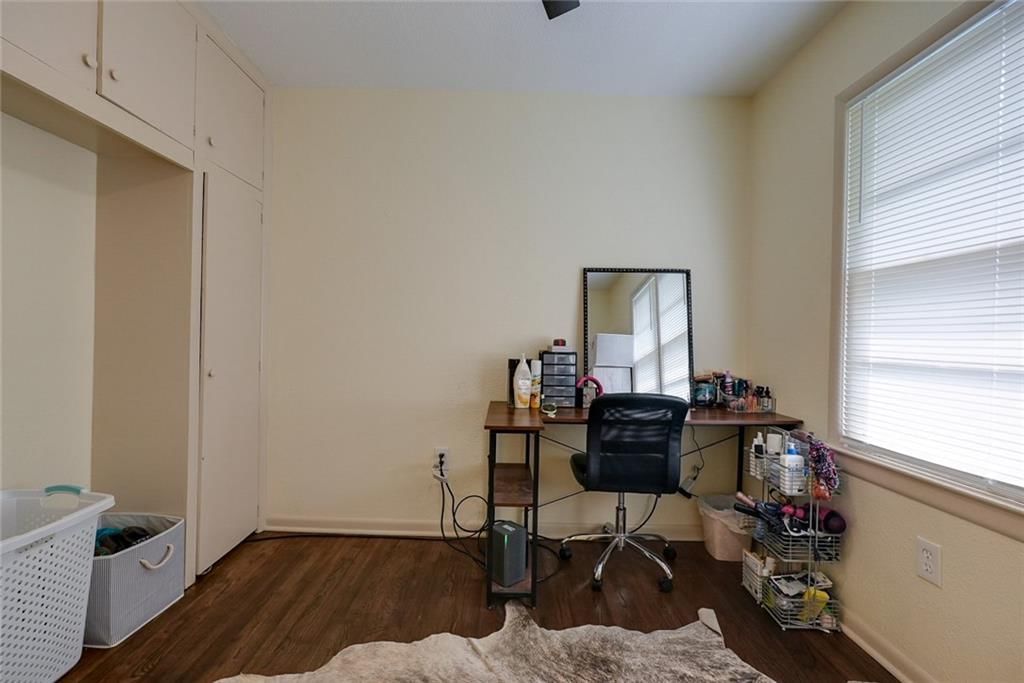 502 W Broadway Street — photo 21