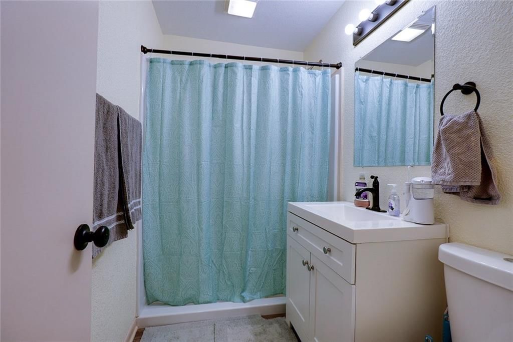 502 W Broadway Street — photo 25