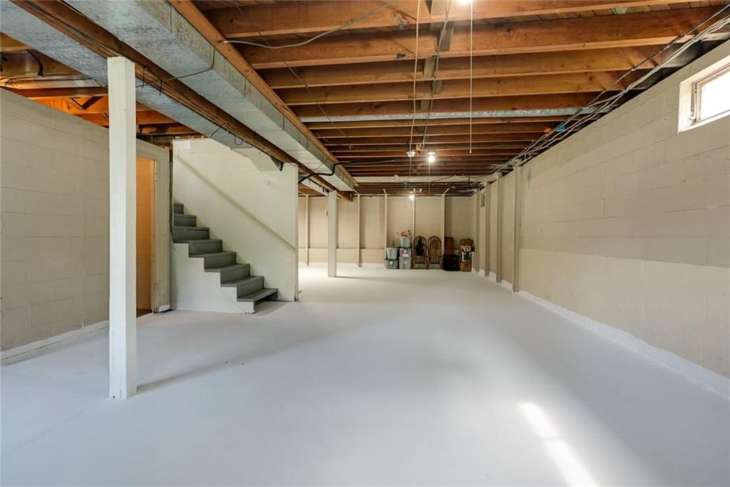502 W Broadway Street — photo 30