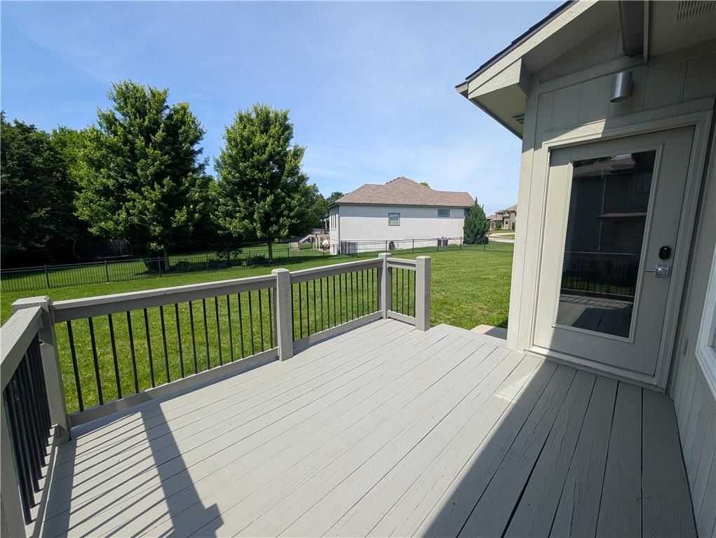 1204 Rich Boulevard — photo 36