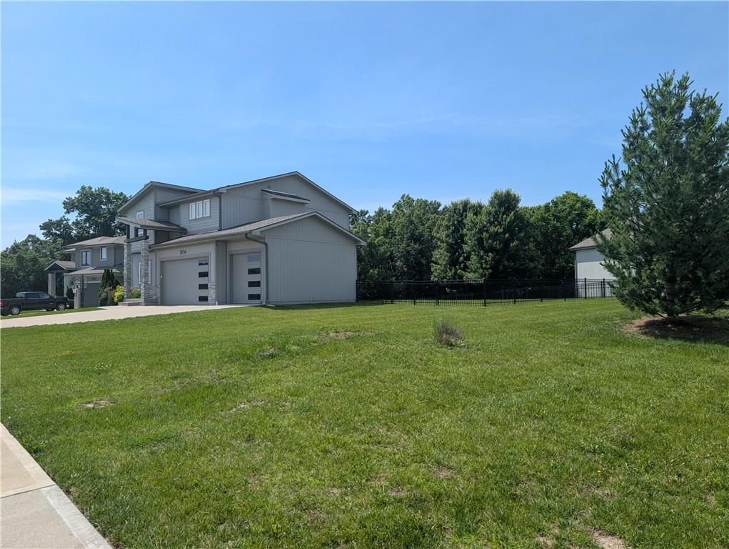 1204 Rich Boulevard — photo 37