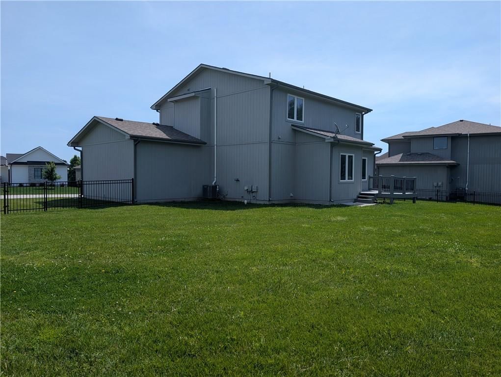 1204 Rich Boulevard — photo 39