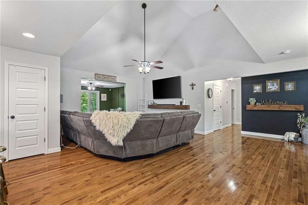 27800 Wonka Drive — photo 11