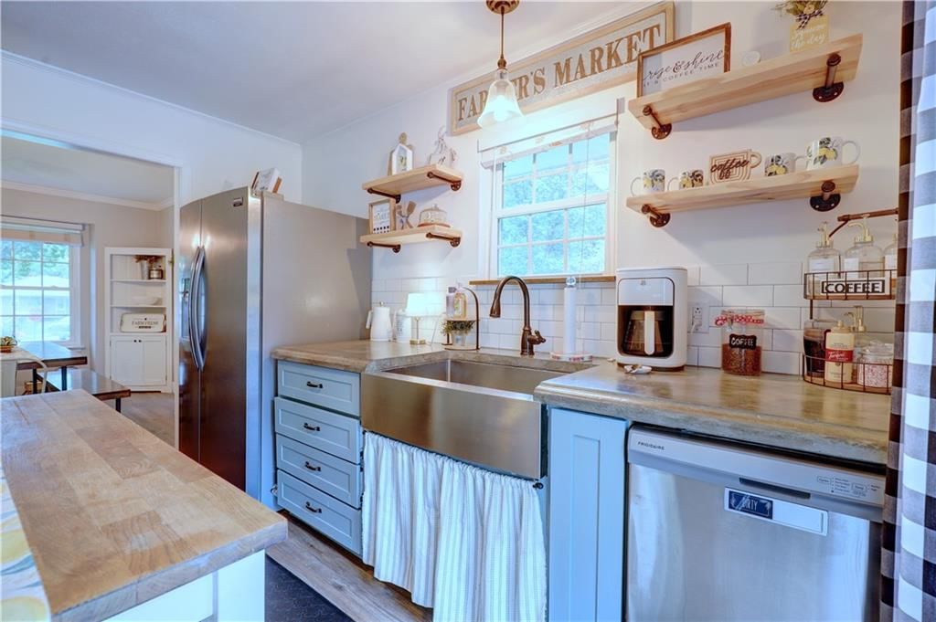 2420 SW Rome Court — photo 10