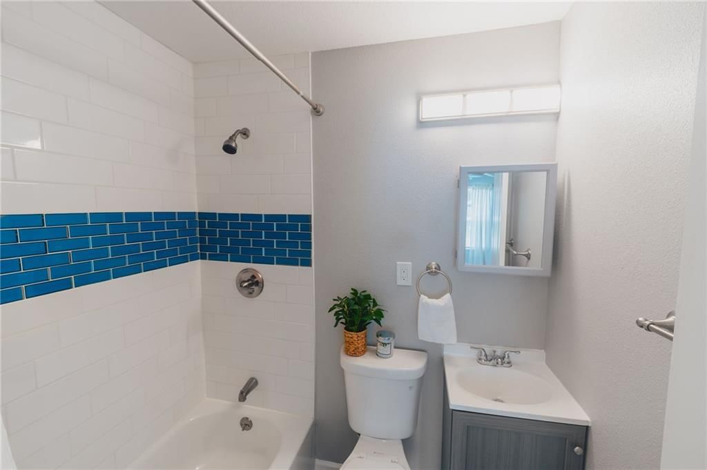 5034 Ottawa Street — photo 12