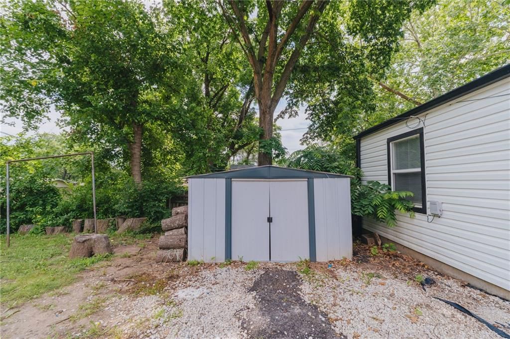 5034 Ottawa Street — photo 17
