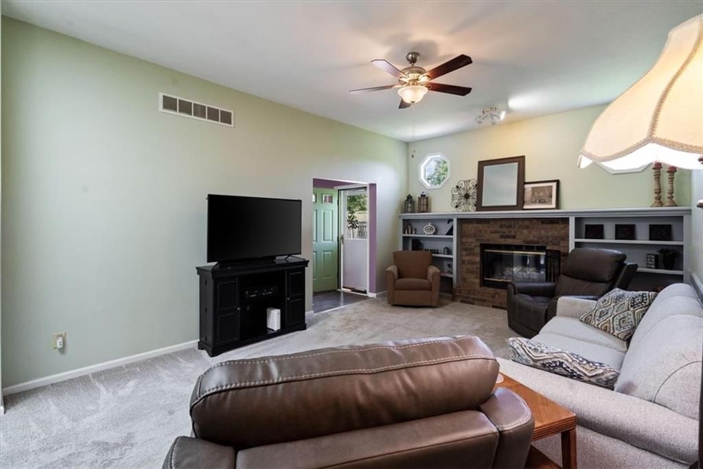 724 NE Hunters Ridge N/A — photo 5