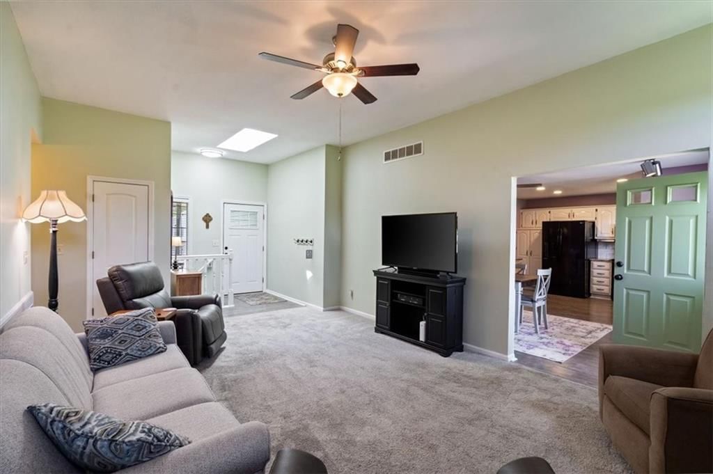 724 NE Hunters Ridge N/A — photo 6